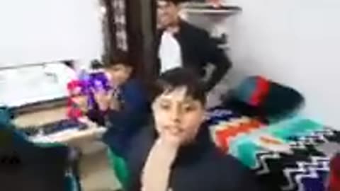 Saurav Joshi ne Piyush ke gaming PC ko bola.............