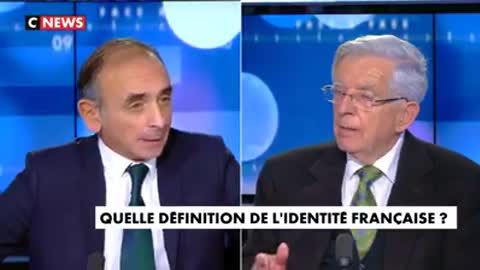 Chevènement mentionnait un risque de décapitation de prof la veille de l'attentat de S. Paty