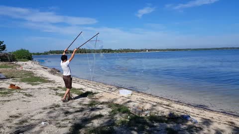 Amazing Giant Bubbles in a Beautiful Island/Best Family Fun Beach Activity for Family