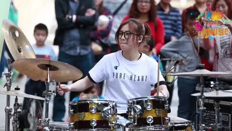 Beautyfull asian woman drumer, cover It's My Life - Bon Jovi