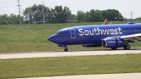 Southwest Boeing 737-700 arriving at St Louis Lambert Intl - STL