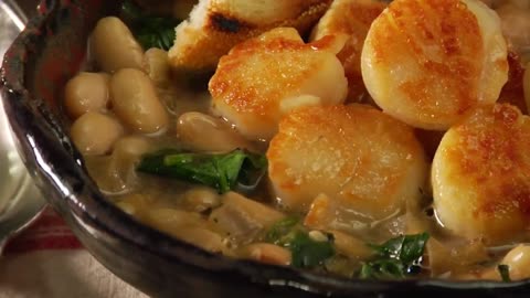 Sauteed Scallops with Warm Tuscan Beans