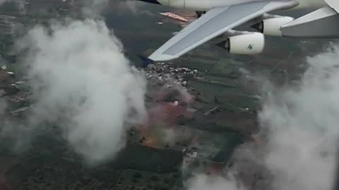 you-wouldn-t-believe-if-not-captured-in-camera-shorts-plane-airbus-overtake-race-