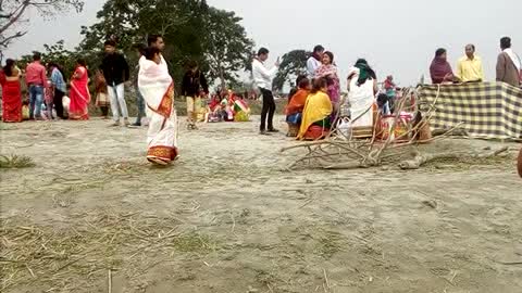 brahmaputra bich women and man