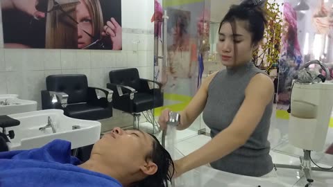 Beautiful and luxurious, relaxing shampoo at Cali nguyen hair salon helps me feel refreshed