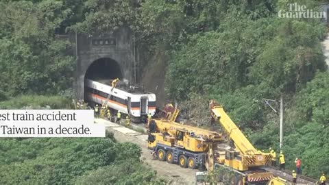 Dash-cam footage shows seconds before Taiwan train crash