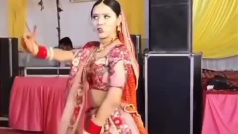 Pahadi girl dance