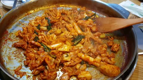 K-Food : Spicy Stir-fried Chicken