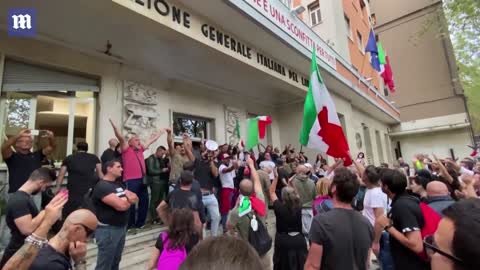 Crazy protest erupts out in Italy