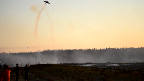 Pilot pulls off insane maneuver seconds before landing