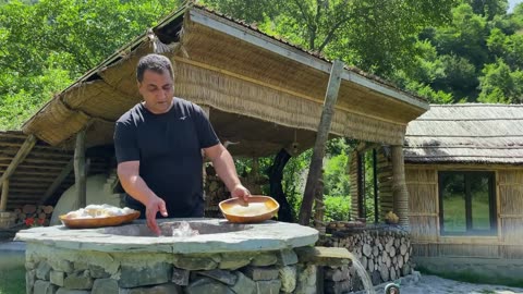 Collecting Homemade Village Honey And Cooking Stewed Chicken With Pasta🔥🔥