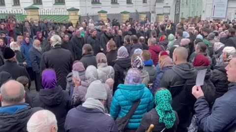 Ukrianian Orthodox Christains gather for the fourth straight day to pray at the Lavra Caves