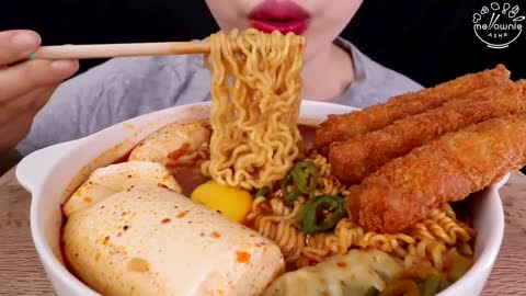 ASMR MUKBANG｜SPICY RAMYEON, FRIED SHRIMP, DUMPLING