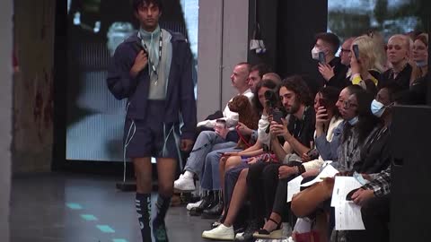 Catwalk shows return at hybrid London Fashion Week