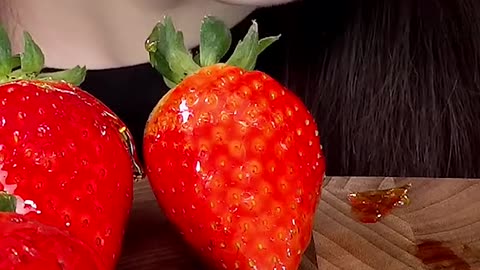 Candied Fruits Giant Strawberry Tanghulu #zoeyasmr #zoeymukbang #bigbites #mukbang #asmr #food #먹방 #