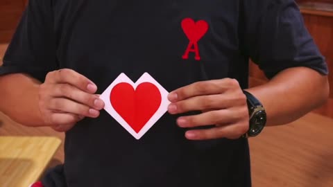 LOVE CARD by O.M.G. Studios Magic Trick