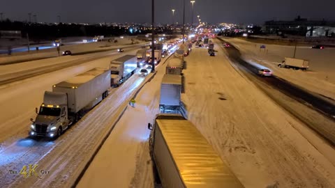 Avec la neige pas évident pour les camions