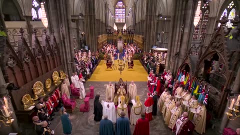 Prince George and louis bored at king charles coronation