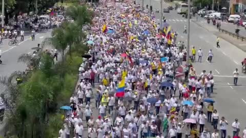 Columbia: Massive anti government protest erupts (Oct. 22, 2022)