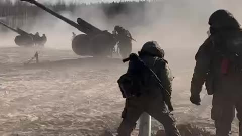 Artillery of the Airborne Forces of the Russian Federation at the front line near Kiev.