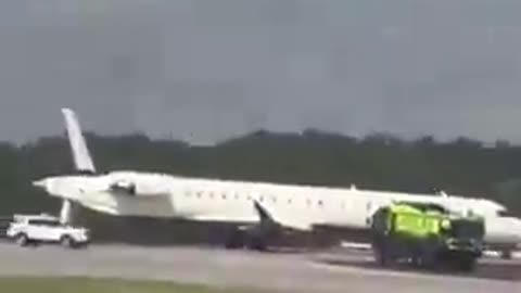 Two Delta Airlines planes collide on runway at Atlanta Hartsfield Jackson International Airport