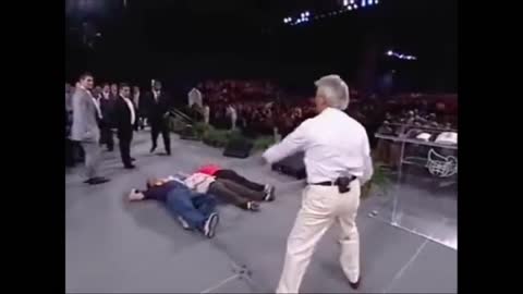 Benny Hinn Sorcier Pentecôtiste !