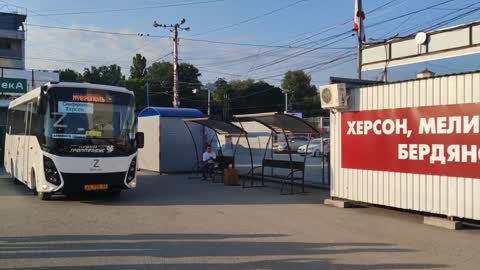 Vyjel první autobus na pravidelné lince Krym - Cherson