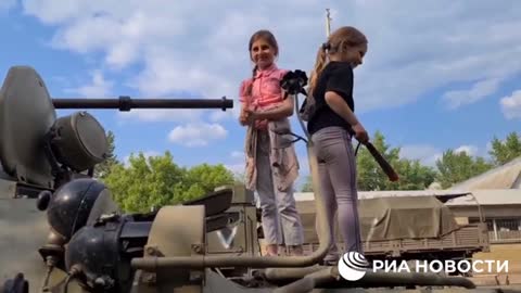 This is how children react to Russian Military Presence in Pervomaisk,LNR.