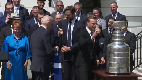 Biden is gifted a Tampa Bay Lightning jersey