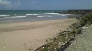 Recording the sea in distance, can see the waves and rocks on the horizon [Nature & Animals]