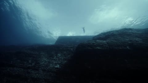 Experience the Underwater World Through the Eyes of a Free Diver | Short Film Showcase-12