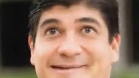 Carlos Alvarado Cantando pOtasio 🤭😂