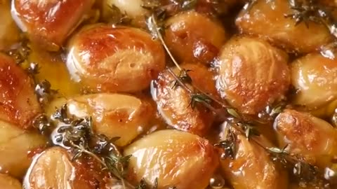 "Garlic Infusion Extravaganza: Unveiling the Secrets in the Making of Irresistible Garlic Confit!"