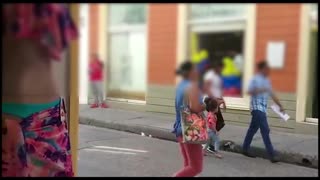 Niño pidiendo dinero