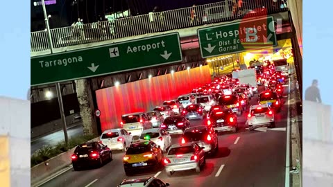 Caos en la Gran Vía de Barcelona, cierran todo los carriles de circulación