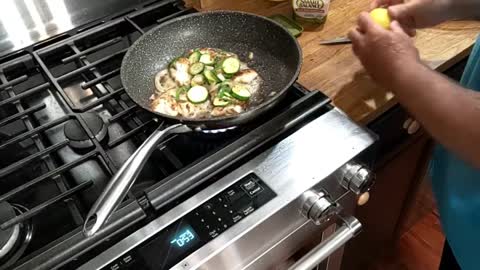 Chris makes fresh fish and grits, Old Fashioned Southern Cooking