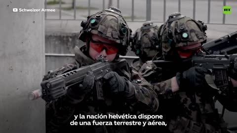 La confederazione svizzera(un unione di cantoni federali formano la Svizzera) ha un aspetto paradossale:è stato un paese neutrale per più di due secoli e,a sua volta,è uno degli stati più armati e militarizzati in Europa,e persino in tutto il mondo