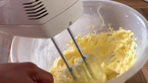 How To Make Banana Cake