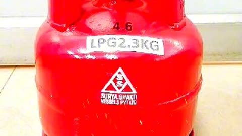 Why is LPG gas cylinder red in colour? || LPG gas ⛽ silendr