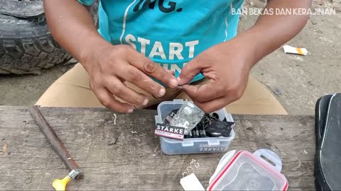 technique of making sandals using used motorcycle tires