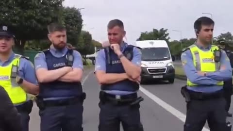 Unbelievable!! Migrants are being bussed into the Coolock site in garda vans!!