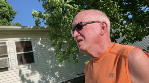 Old pedophile caught inviting a little boy to his house (South English, Iowa)