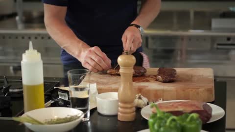 Gordon Ramsay's ULTIMATE COOKERY COURSE How to Cook the Perfect Steak