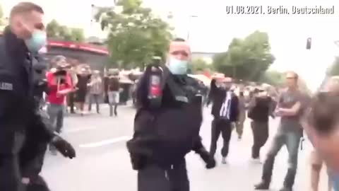 DEMO, BERLIN, 01.08.2021 - Polizeieinsätze, Pressekonferenz - Ausschnitte