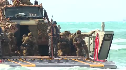 Australian Troops Conduct Beach Landing During Talisman Saber Joint Military Exercises10