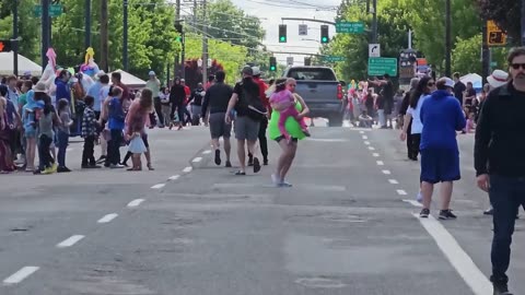 Sex offender accused of driving through the Grand Floral Parade in Portland, no one was hit