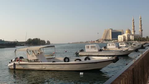 สถานที่พักผ่อน ระหว่างท่าเรือและพิพิธภัณฑ์