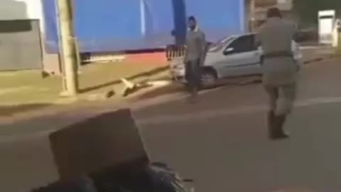 Brazil: Coward wielding a knife gets taken down.