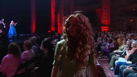 Celtic Woman - Níl Sé'n Lá (Live At Morris Performing Arts Center, South Bend, IN 2013)