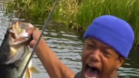 People Are Awesome - Man Gets Excited While Catching Giant Fish ｜ Peopl..